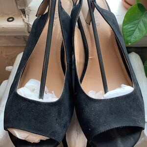 Torrid platform peep toe pumps size 9.5WW